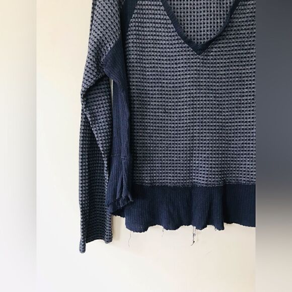 ANTHROPOLOGIE Eri + Ali Soft Waffle Thermal Knit V-Neck Tee Top Size large - Picture 6 of 7